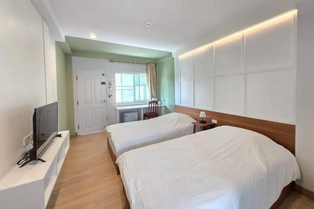 Standard Twin Room — CHADA HOUSE